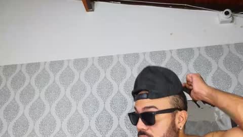 Snapshot of michaell_twink chatting on February 11, 7:54 am Michaell online show from February 11, 7:54 am