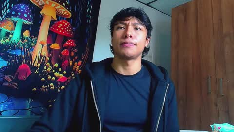 Snapshot of michaelstones chatting on December 7, 4:14 pm michaelstones online show from December 7, 4:14 pm