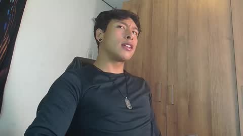 Snapshot of michaelstones chatting on February 23, 10:20 pm michaelstones online show from February 23, 10:20 pm