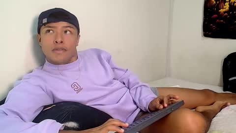 Snapshot of michaelstones chatting on September 13, 3:23 pm michaelstones online show from September 13, 3:23 pm