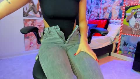 Snapshot of michel_lopez18 chatting on January 11, 10:51 am michel_lopez18 online show from January 11, 10:51 am