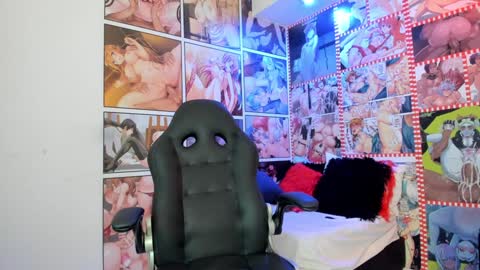 Snapshot of michel_lopez18 chatting on February 5, 11:02 am michel_lopez18 online show from February 5, 11:02 am