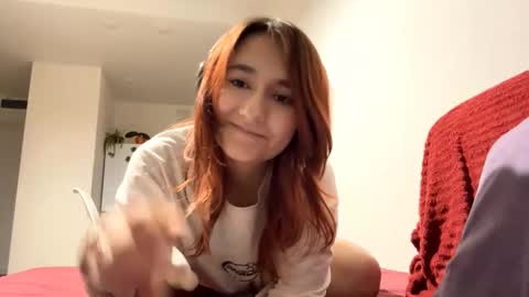 Snapshot of michelinacaneza chatting on December 19, 4:41 am Mary online show from December 19, 4:41 am