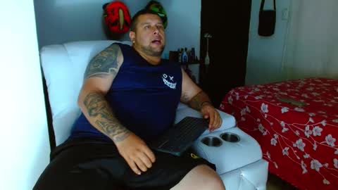 Snapshot of michell_myers chatting on February 12, 3:27 pm michell_myers online show from February 12, 3:27 pm