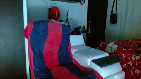 Snapshot of michell_myers chatting on February 15, 11:14 pm michell_myers online show from February 15, 11:14 pm