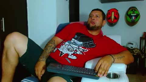 Snapshot of michell_myers chatting on February 27, 2:32 pm michell_myers online show from February 27, 2:32 pm