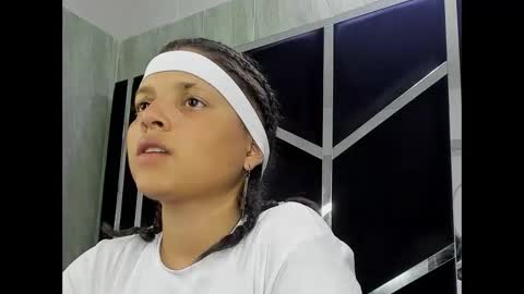 Snapshot of michell_rs chatting on January 31, 1:43 am michell_rs online show from January 31, 1:43 am