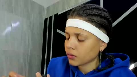 Snapshot of michell_rs chatting on February 4, 9:49 am michell_rs online show from February 4, 9:49 am