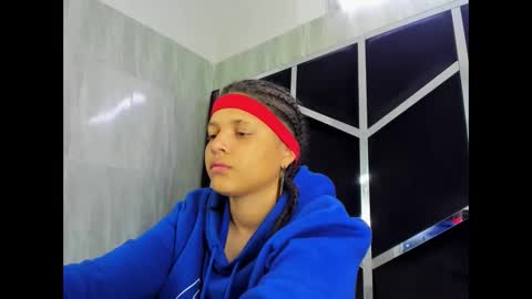 Snapshot of michell_rs chatting on February 15, 1:10 am michell_rs online show from February 15, 1:10 am