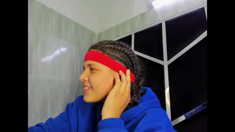 Snapshot of michell_rs chatting on February 19, 9:50 am michell_rs online show from February 19, 9:50 am