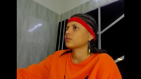 Snapshot of michell_rs chatting on February 20, 3:56 am michell_rs online show from February 20, 3:56 am