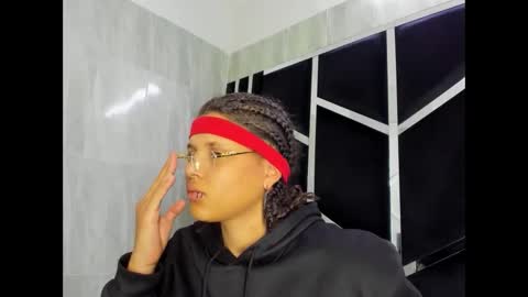 Snapshot of michell_rs chatting on February 24, 6:49 am michell_rs online show from February 24, 6:49 am