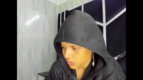 Snapshot of michell_rs chatting on February 24, 9:53 am michell_rs online show from February 24, 9:53 am