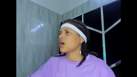 Snapshot of michell_rs chatting on February 28, 1:05 am michell_rs online show from February 28, 1:05 am