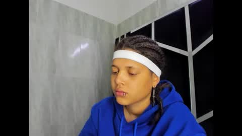 Snapshot of michell_rs chatting on March 2, 6:48 am michell_rs online show from March 2, 6:48 am