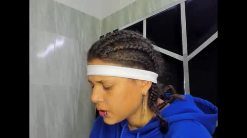 Snapshot of michell_rs chatting on March 5, 1:10 am michell_rs online show from March 5, 1:10 am