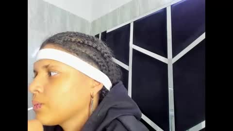 Snapshot of michell_rs chatting on March 7, 9:51 am michell_rs online show from March 7, 9:51 am