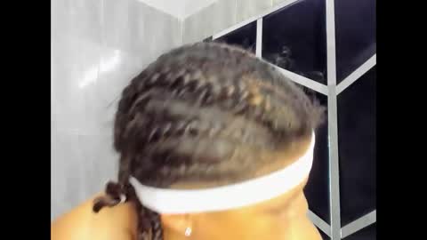 Snapshot of michell_rs chatting on March 8, 8:00 am michell_rs online show from March 8, 8:00 am