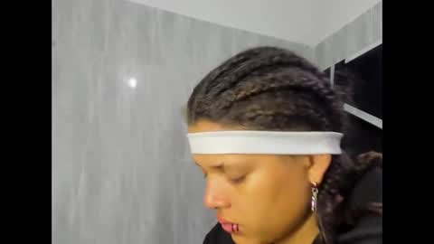 Snapshot of michell_rs chatting on March 9, 1:25 am michell_rs online show from March 9, 1:25 am