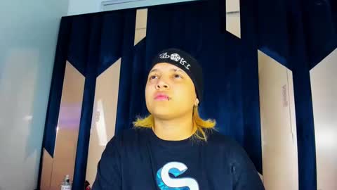 Snapshot of michell_rs chatting on October 17, 5:54 am michell_rs online show from October 17, 5:54 am