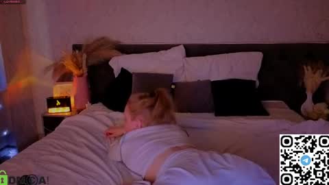 Snapshot of michelle_blond chatting on April 28, 2:38 am michelle_blond online show from April 28, 2:38 am