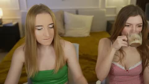 Snapshot of michelleinlove4u chatting on February 10, 12:18 pm Michelle online show from February 10, 12:18 pm