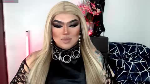 Snapshot of michellevixen921 chatting on November 16, 6:08 am Michelle online show from November 16, 6:08 am