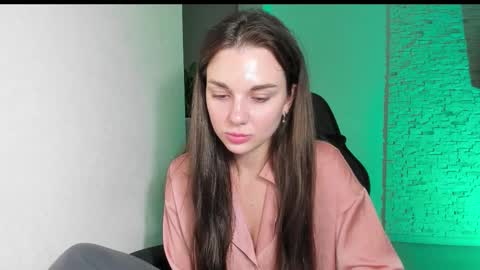 Snapshot of michelliibeautiful chatting on November 13, 6:29 pm Michellee online show from November 13, 6:29 pm