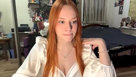 Foxy online show from February 19, 5:09 pm