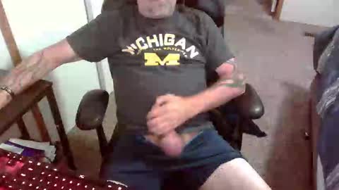 Snapshot of michigan_daddy chatting on October 2, 3:30 pm TattedInDetroit online show from October 2, 3:30 pm