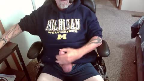 Snapshot of michigan_daddy chatting on November 19, 1:44 pm TattedInDetroit online show from November 19, 1:44 pm
