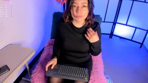 Snapshot of michonne_09 chatting on May 6, 11:43 pm michonne_09 online show from May 6, 11:43 pm