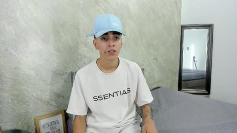 mick_lollipopp online show from April 7, 8:31 pm