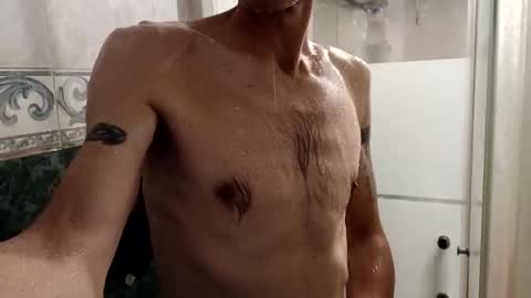 Snapshot of mickavis1975 chatting on November 2, 5:48 pm mickavis1975 online show from November 2, 5:48 pm