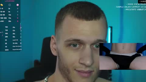 Snapshot of mickey_pict chatting on February 25, 5:30 am Mickey online show from February 25, 5:30 am