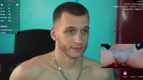 Snapshot of mickey_pict chatting on February 28, 7:48 am Mickey online show from February 28, 7:48 am