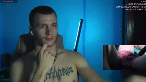 Snapshot of mickey_pict chatting on March 6, 11:03 am Mickey online show from March 6, 11:03 am