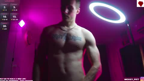 Snapshot of mickey_pict chatting on October 7, 11:02 pm Mickey online show from October 7, 11:02 pm