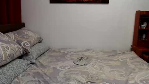 Snapshot of mickeylicious chatting on November 12, 11:32 am mickeylicious online show from November 12, 11:32 am