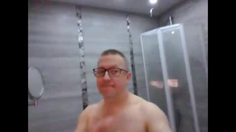 Snapshot of middleton2021 chatting on December 6, 2:24 am middleton2021 online show from December 6, 2:24 am