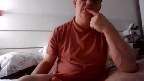 Snapshot of middleton2021 chatting on November 25, 9:26 pm middleton2021 online show from November 25, 9:26 pm