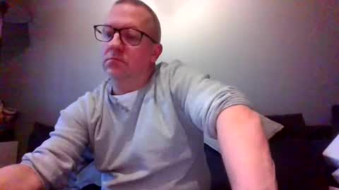 Snapshot of middleton2021 chatting on December 1, 2:55 pm middleton2021 online show from December 1, 2:55 pm