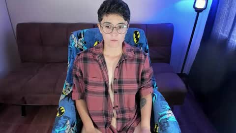 Blue online show from March 12, 3:29 pm