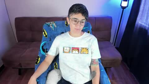 Blue online show from June 2, 3:25 pm