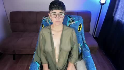 Blue online show from June 5, 3:51 pm