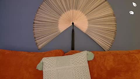 Snapshot of midnight__muse chatting on December 19, 8:34 am Rain online show from December 19, 8:34 am