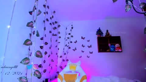 Snapshot of midnight_angell chatting on December 4, 5:49 am       online show from December 4, 5:49 am