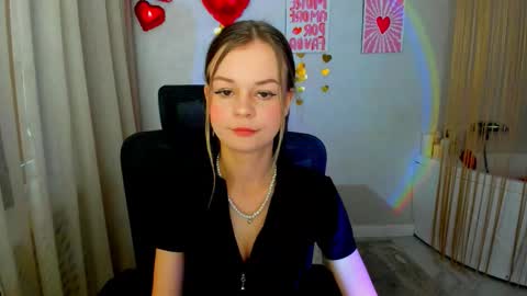 midnighteaura online show from February 17, 10:45 am