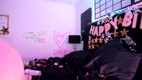 Snapshot of midnightrose11 chatting on January 8, 12:05 pm Midnightrose online show from January 8, 12:05 pm