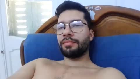 Snapshot of midoumas1 chatting on February 2, 1:19 pm Sam online show from February 2, 1:19 pm